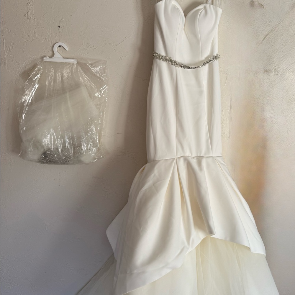 Elegant White Wedding Dress